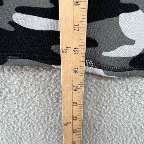 OFF DUTY BB Dakota Cropped Sweater Womens small Black Camouflage Striped Sleeve - Picture 7 of 14